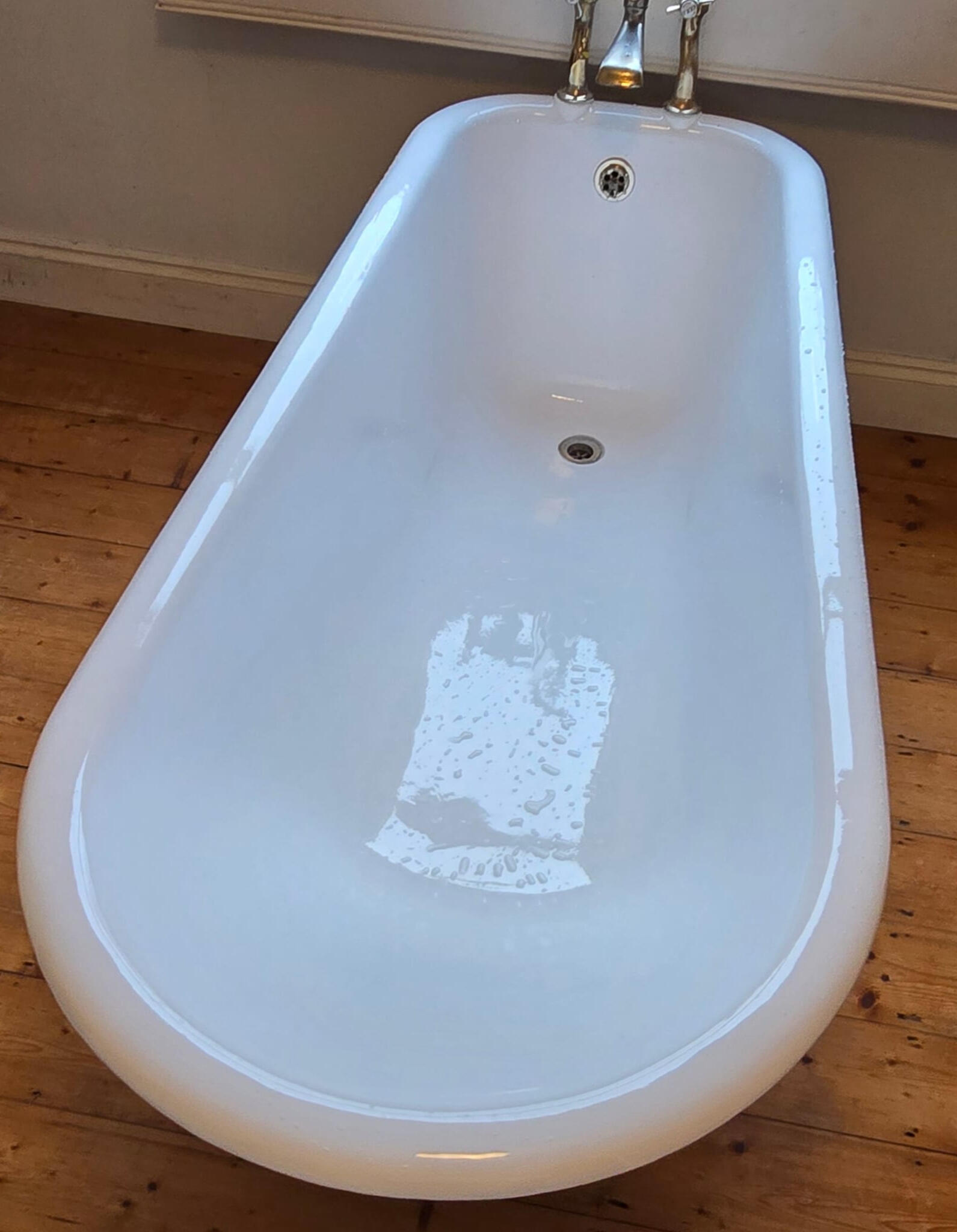Reenamelling completion Cast iron bath re-enamelling and resurfacing in Solihull
